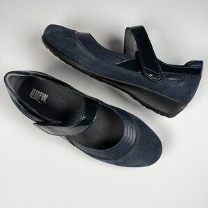 Drew Navy Suede Leather Mary Jane Shoes Size 9W